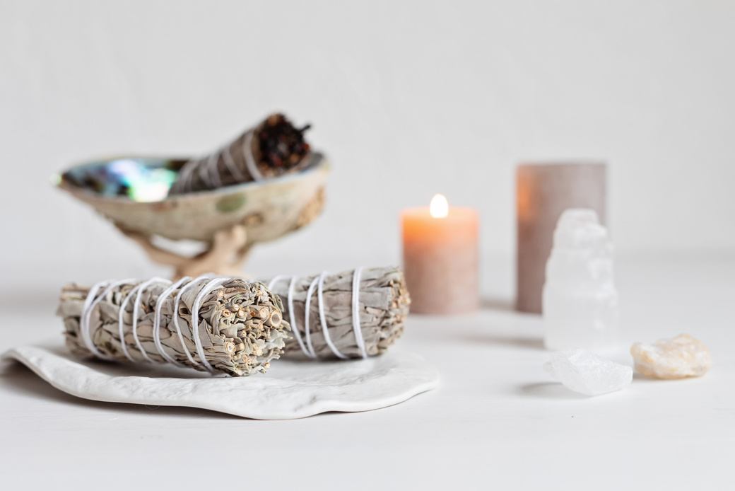 Smudge Kit with White Sage Stick, Abalone Sea Shell. Natural Ele